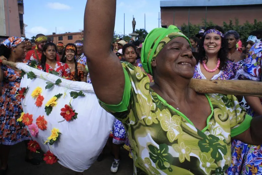 El Baile de la Hamaca, chanza ancestral de Puerto Cabello - IAM Venezuela