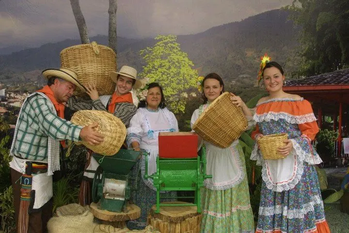 Bailes y Trajes por Región - Folclor y Tradiciones - Colombia Info ...