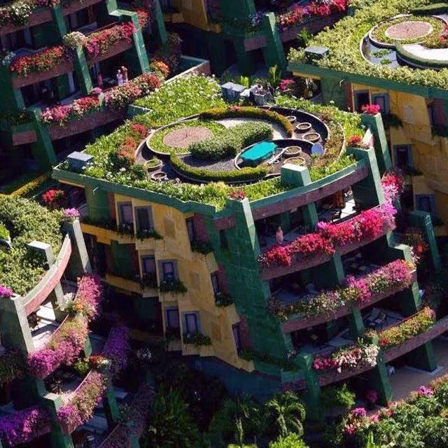 Banco de Imagenes Gratis .Com: Edificios con jardines y flores por ...