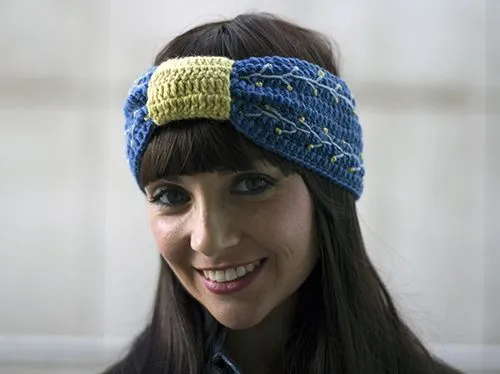 Bandana tejida y bordada a mano.Esta bandana ha sido diseñada para ...