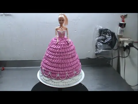 barbie cake "pastel de barbie" con merengue italiano - YouTube