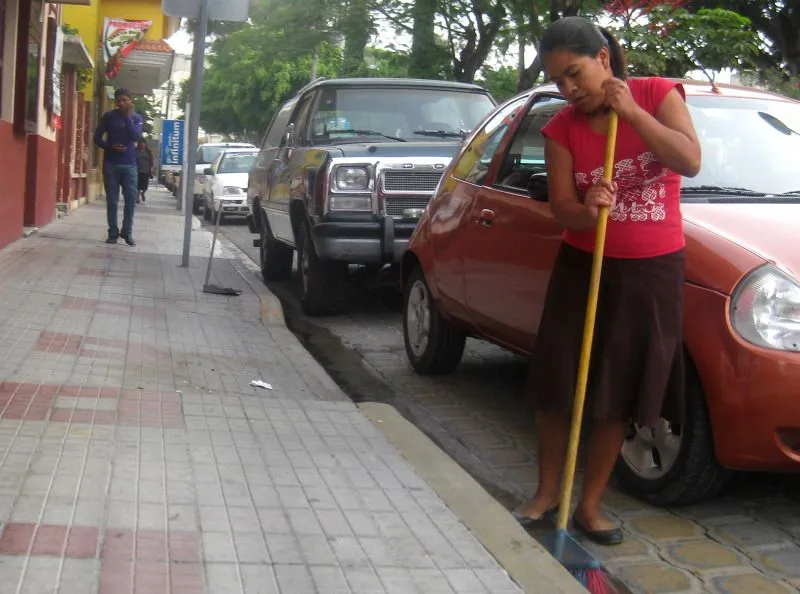 Barriendo la Calle - jlg - Documentary & Street Photos - El ...