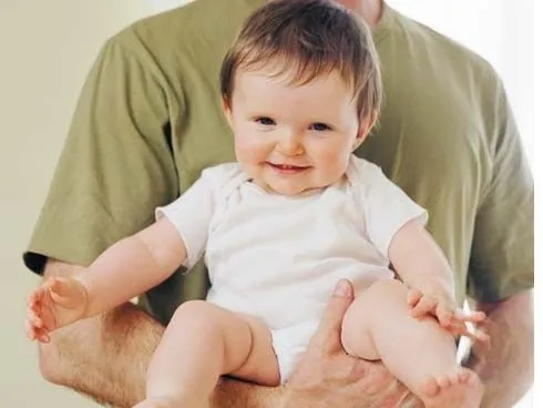 Bebes morochos con ojos claros - Imagui