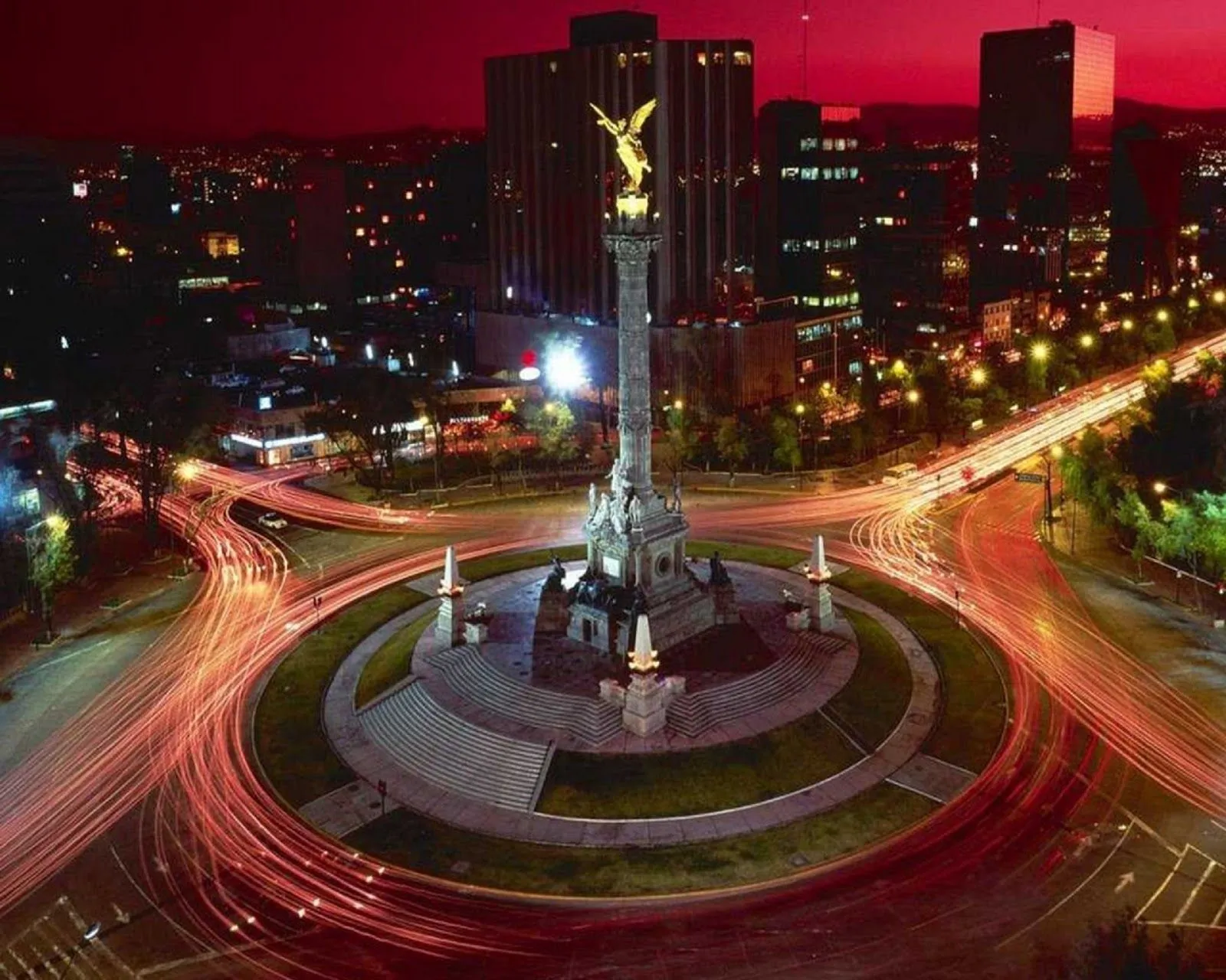 Bella fotografía del ángel de la independencia de México, durante ...