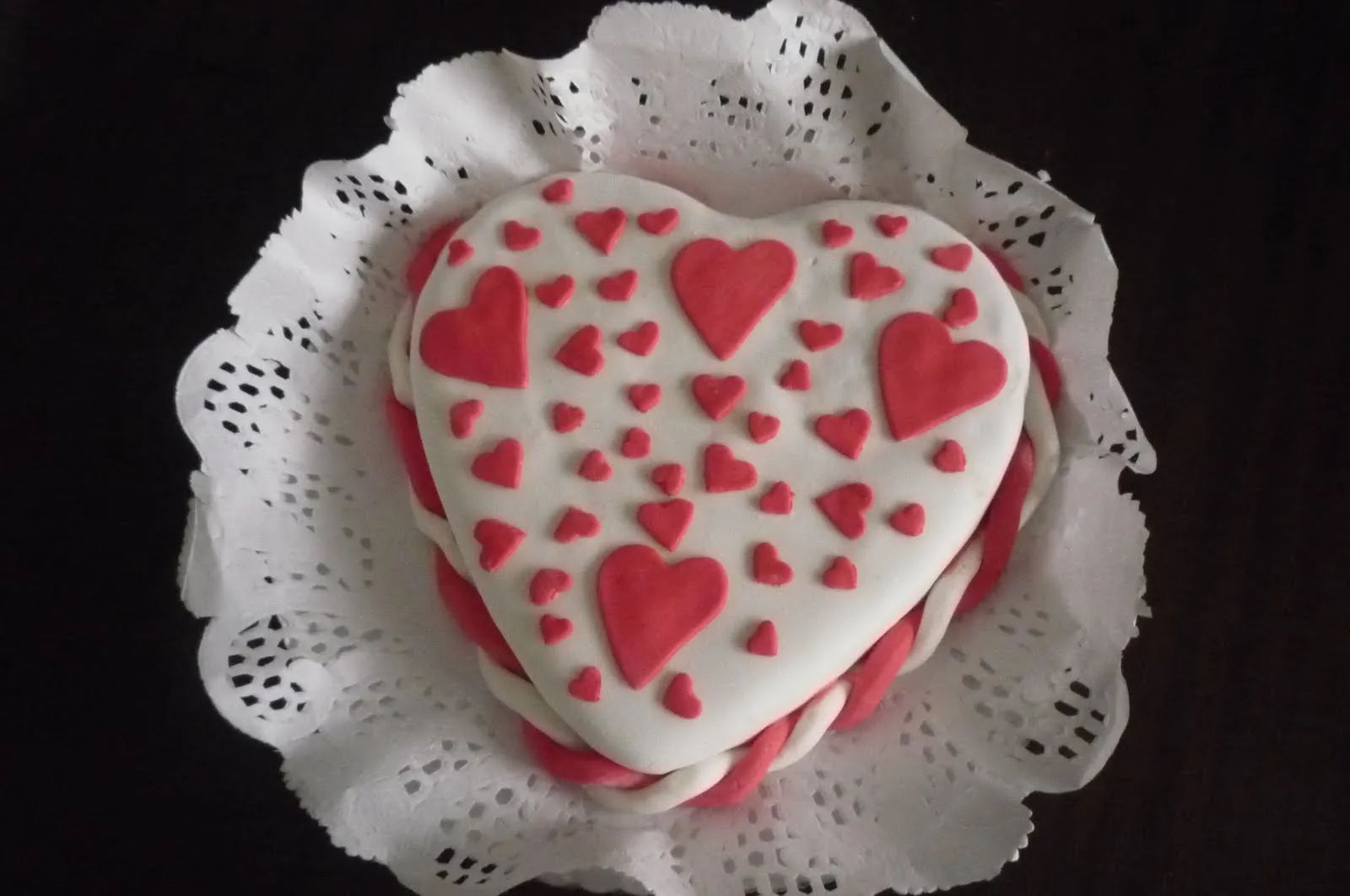 Belu *: Torta De Corazón Forrada En Fondant