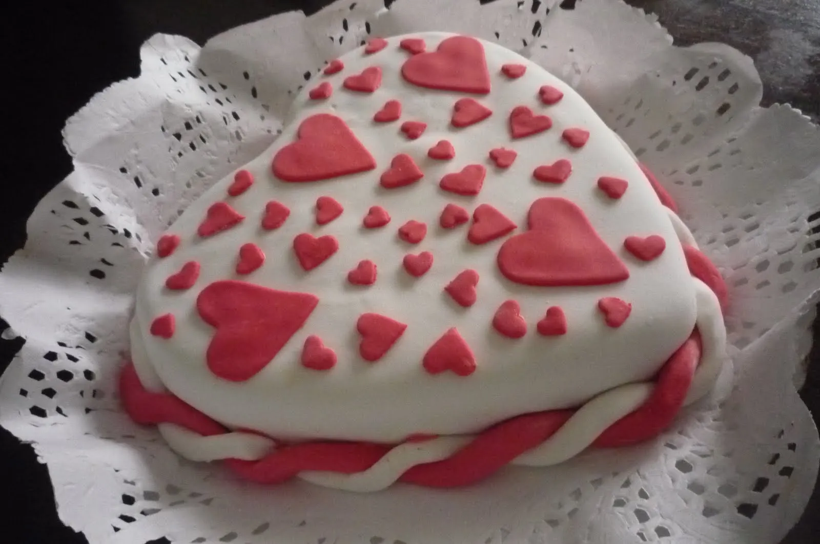 Belu *: Torta De Corazón Forrada En Fondant