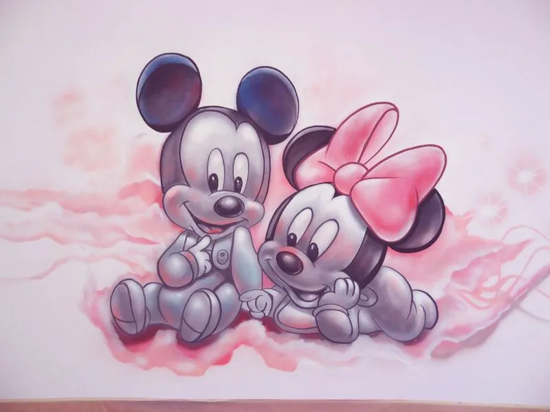 Berok Graffiti mural profesional en Barcelona: Habitación mickey bebé