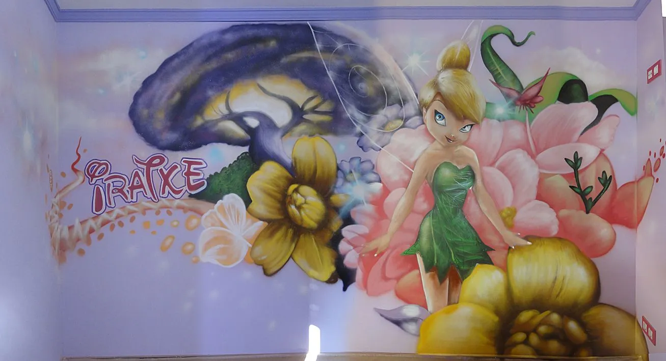 Berok Graffiti profesional: Mural infantil Campanilla Disney