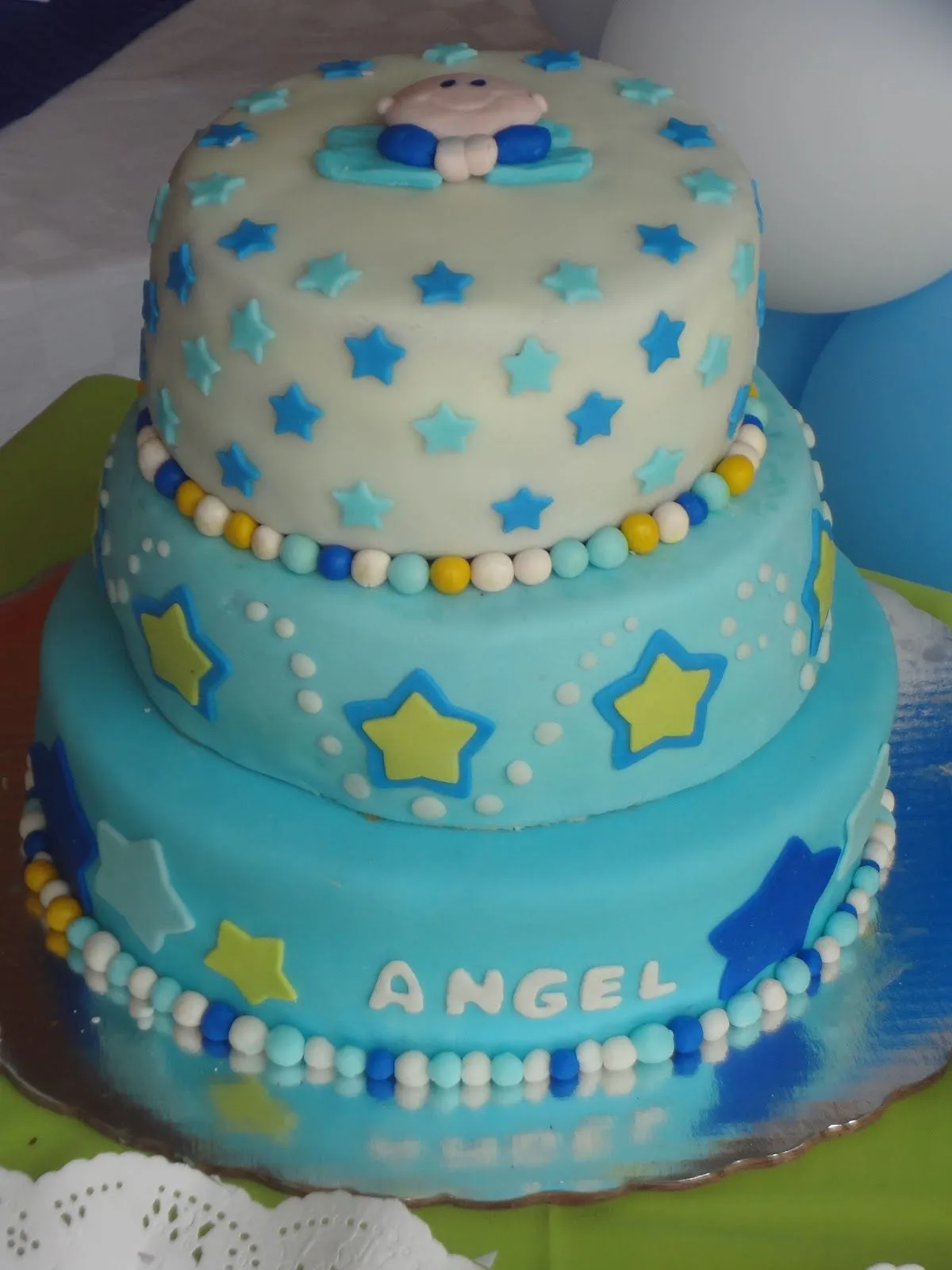 Karina´s Karamelle: Pastel de Bautizo ANGEL IÑAKI