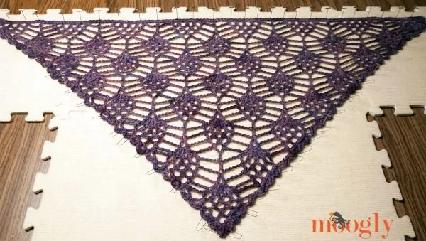 Berry Harvest Bandana Cowl: Free #Crochet Pattern on Moogly!