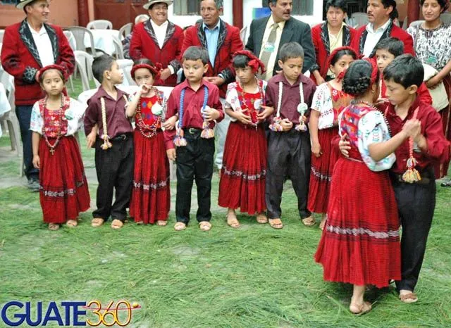 Trajes típicos de cada departamento de guatemala - Imagui