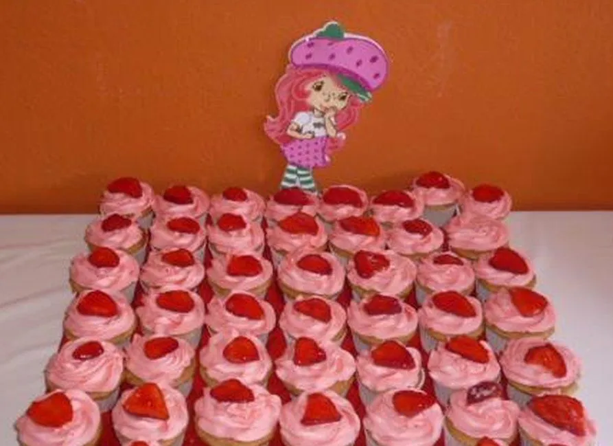 BESITOS PASTELERIA, REPOSTERIA Y MESAS DULCES: Cupcakes Rosita Fresita