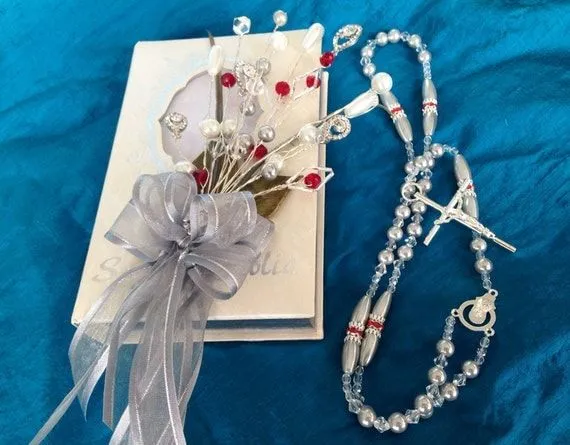 Bible and Rosary set/ set de Biblia y Rosario by WEDDINGLASSOS