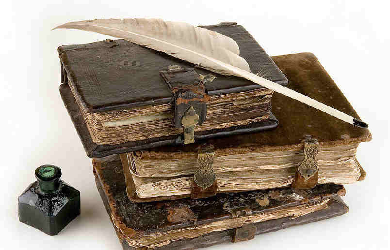 Biblioteca Nacional de China expone más de cien libros antiguos