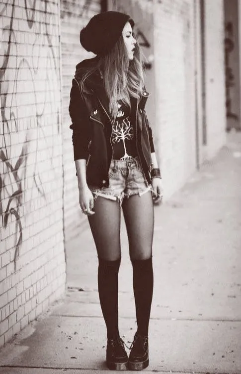 Black and White hipster street style street fashion hipster girl ...