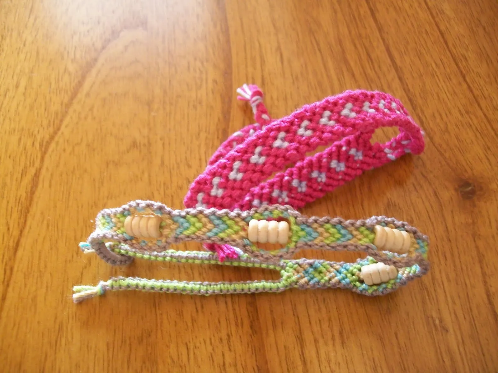 Pulseras de macramé, chevron con cuentas ~ Portal de Manualidades