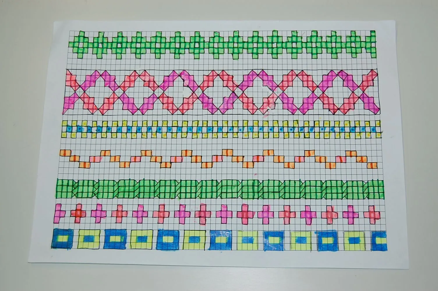 Blog de la clase de 6ºA. Curso 2010/2011: Elaboración de cenefas ...