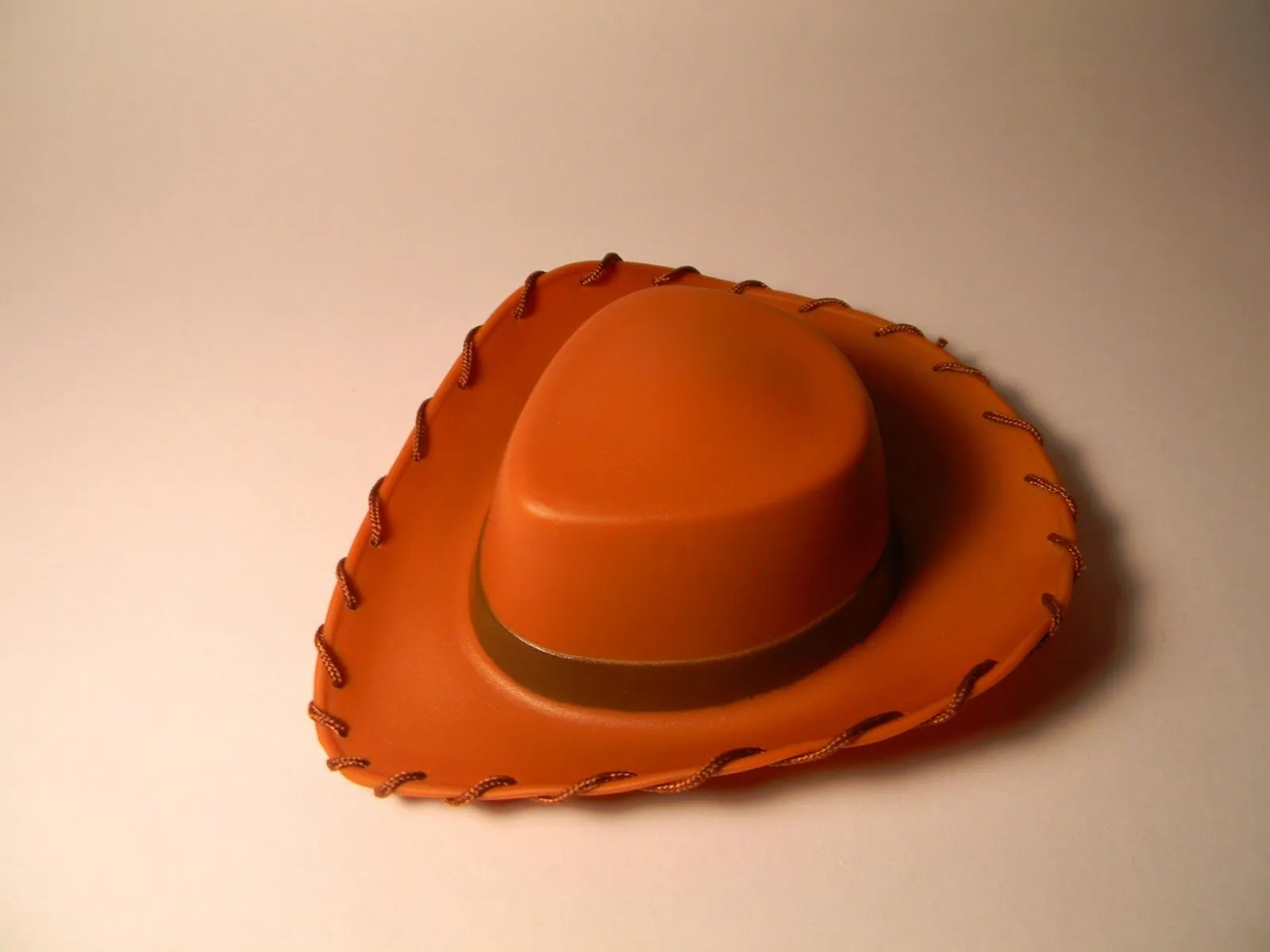 Como hacer el sombrero de woody de Toy Story - Imagui