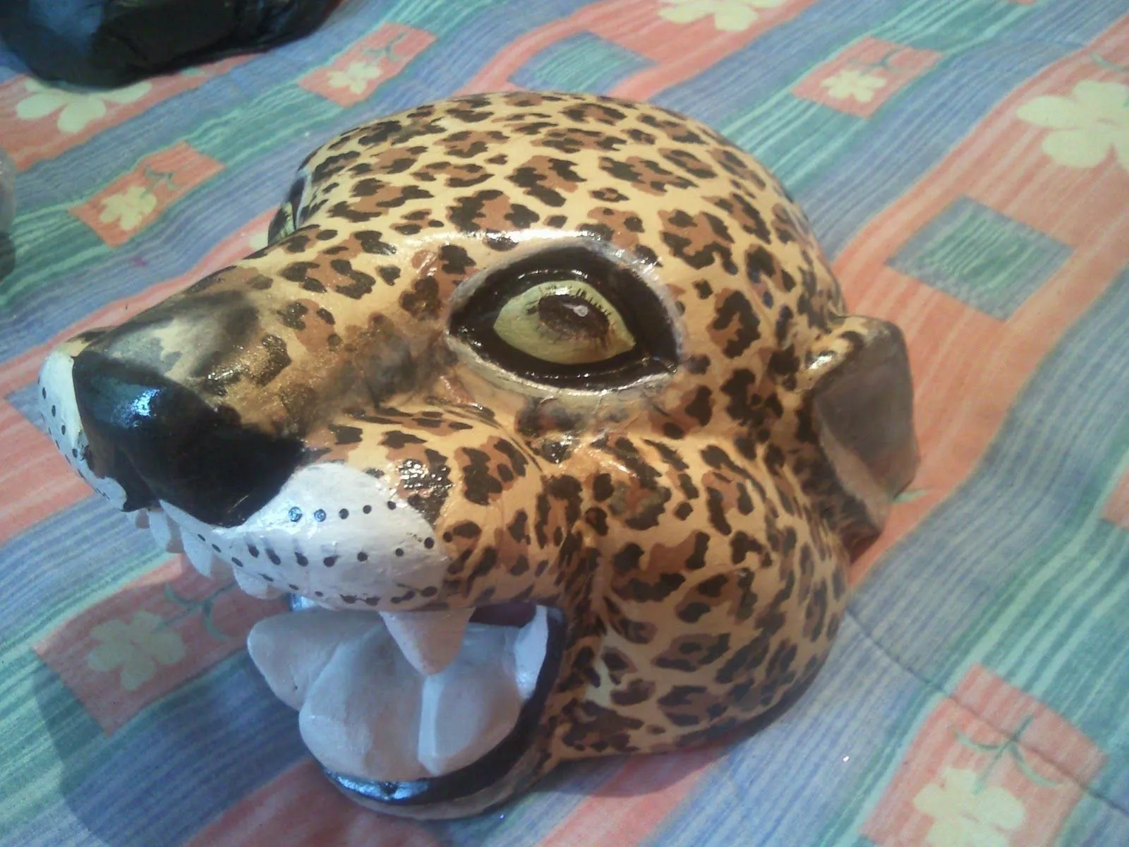 EL BLOG DE LAS COSITAS DE GINA: MASCARA DE JAGUAR CON DECOUPAGE