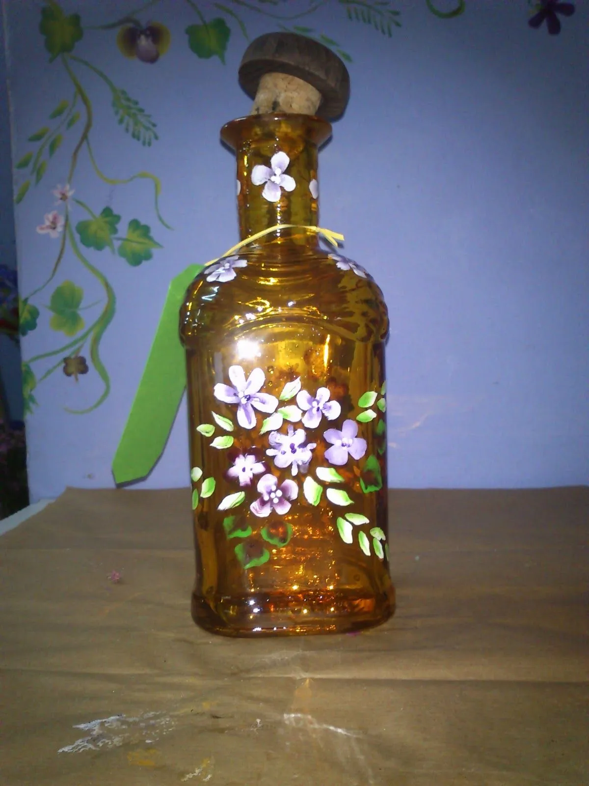 El blog de Crocosmia: Botella de cristal pintada con pintura vitral