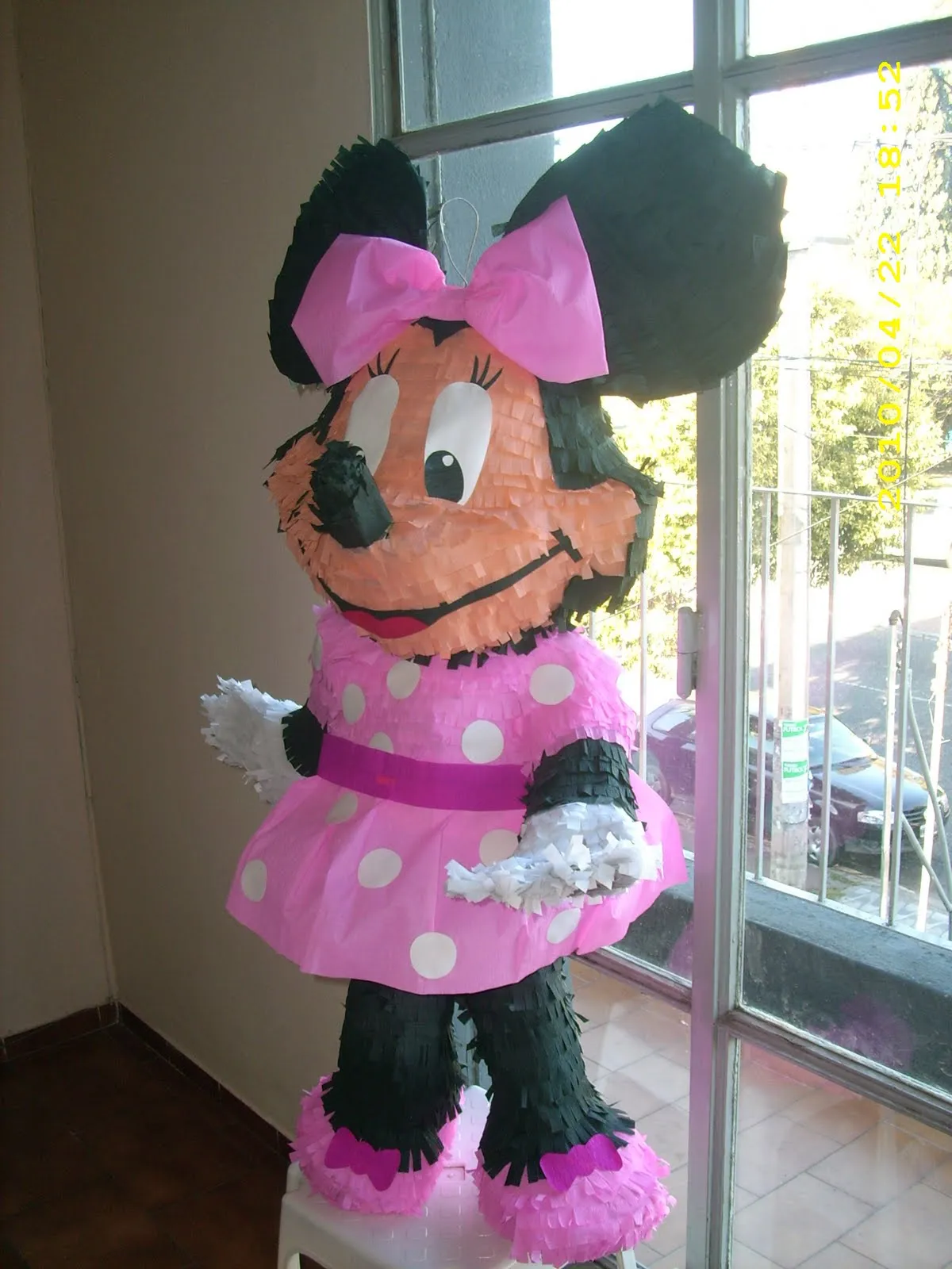 MINNIE MOUSE