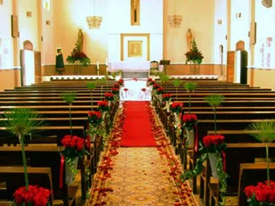 El Blog de Santafiestas: BODA: Los arreglos de la Iglesia