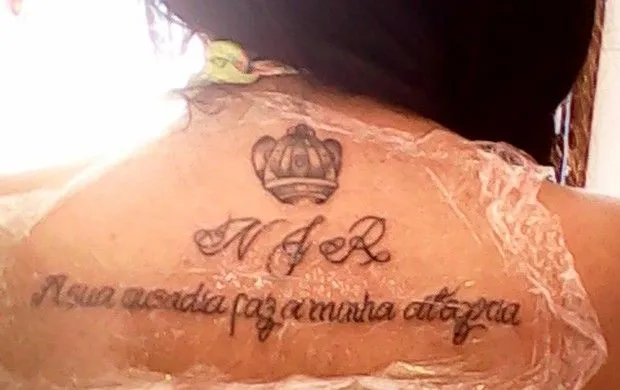 Blog Por Simas: FÃ DE NEYMAR FAZ TATUAGEM GIGANTE EM HOMENAGEM AO ...