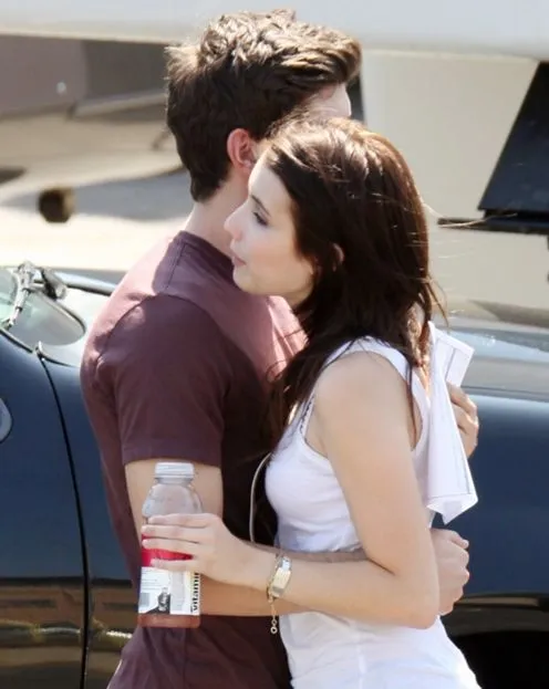 Blog de la Tele: Emma Roberts y Carter Jenkins: Tierno Abrazo