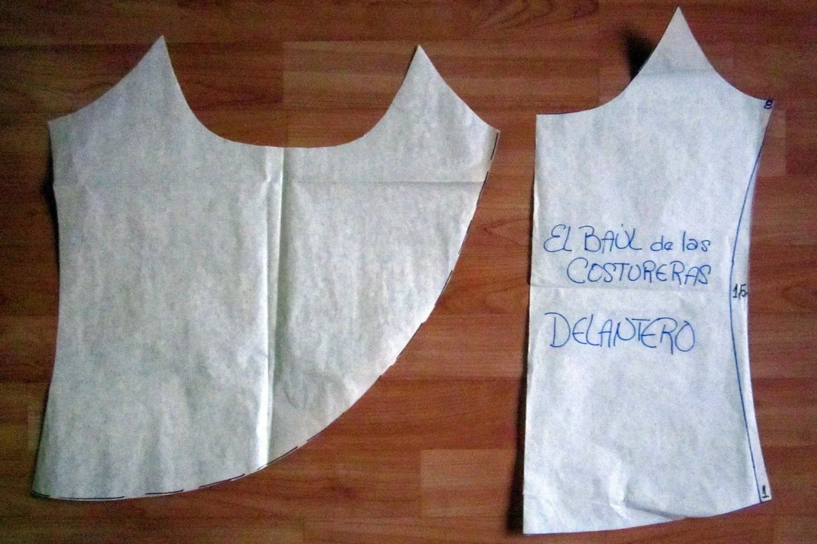 Blusa halter con cuello tipo babero | EL BAÚL DE LAS COSTURERAS