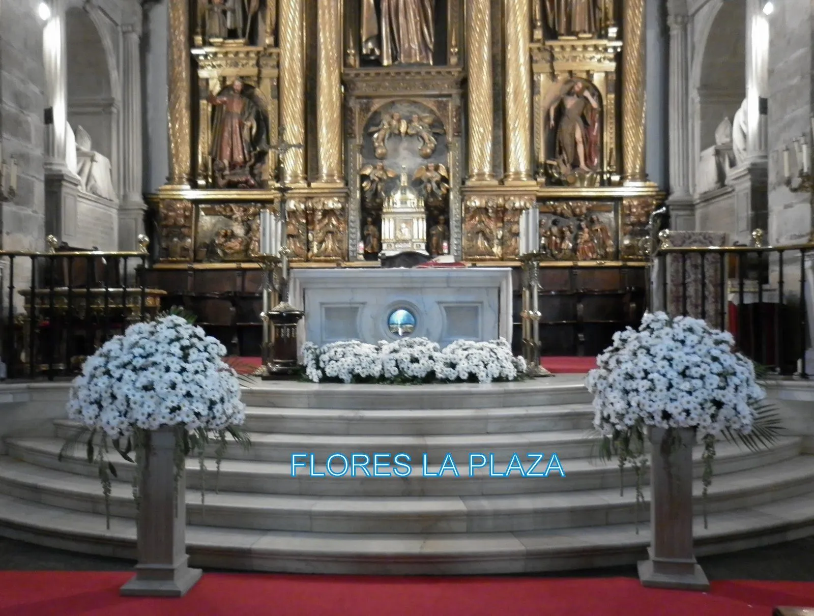 BODAS LA PLAZA.: Decoración Flores Iglesia. Margaritas.