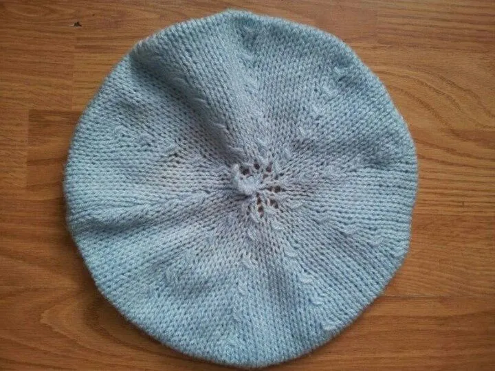 Boina niña azul claro punto sencillo | mis labores de costura ...