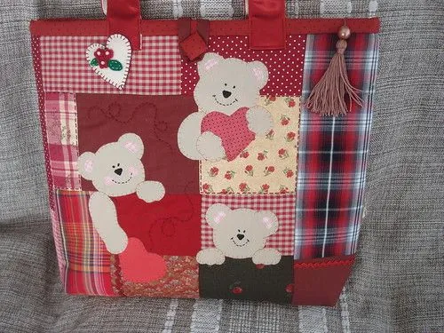 Bolsa em patchwork com apliques. | Flickr - Photo Sharing!