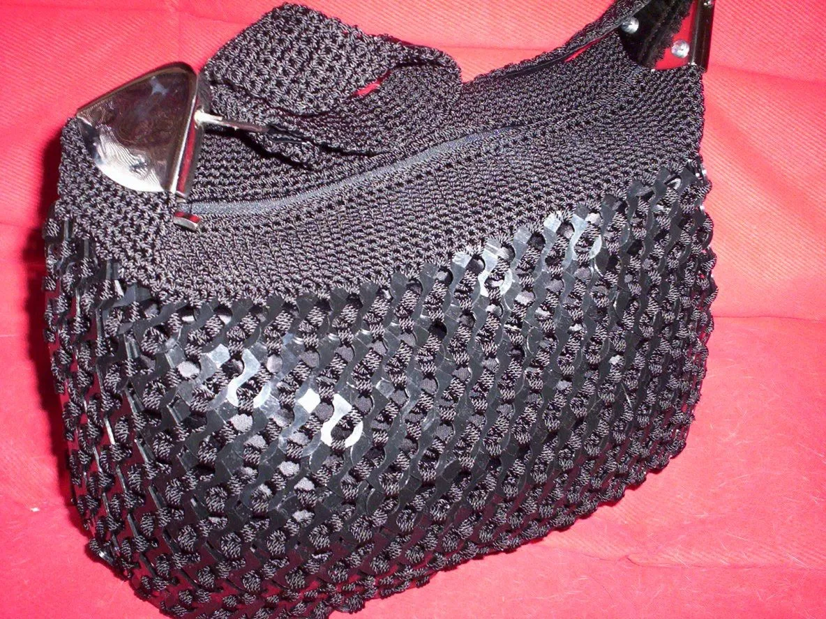 bolsas y accesorios diseñados por Karina Baez: junio 2010