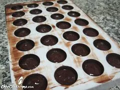 Como hacer bombones de chocolate con moldes | Chocolatisimo