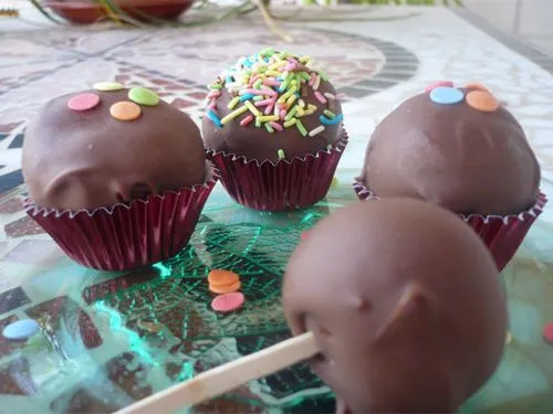 Bombones de coco con chocolate | Manualidades faciles