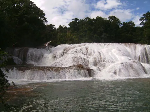 Las bonitas cascadas de Agua Azul