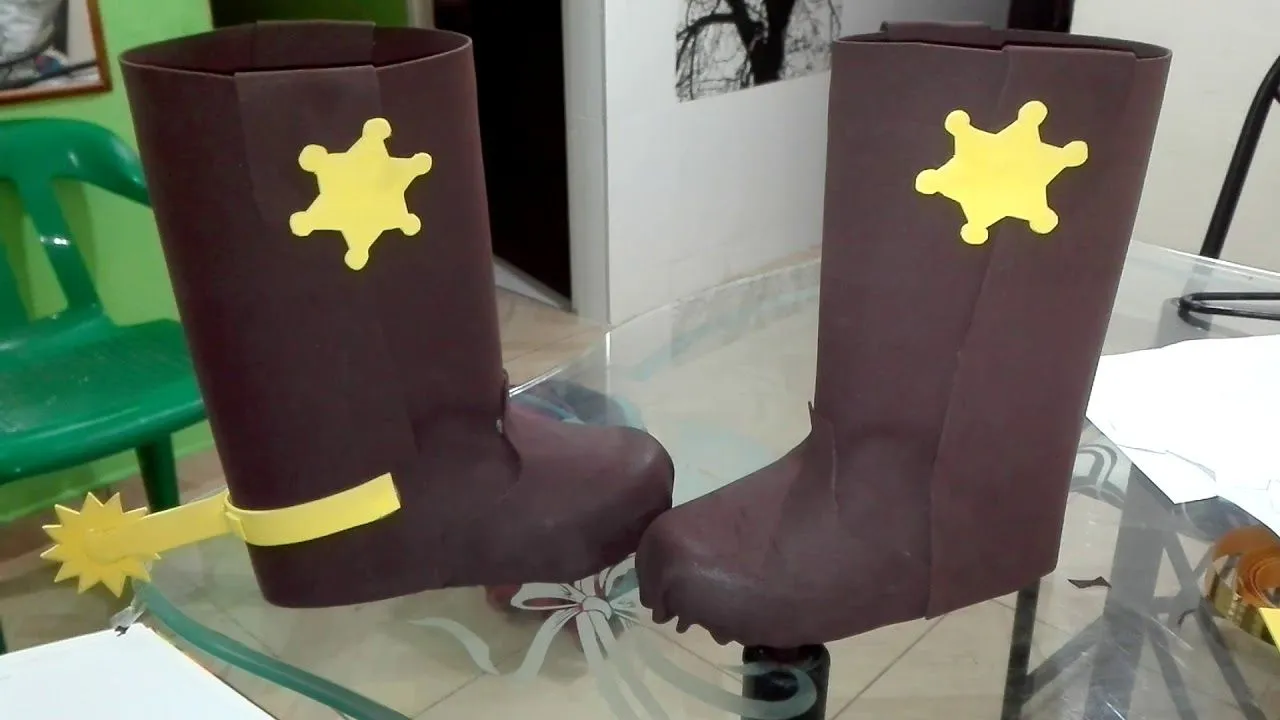 Botas en foami para Barquera - YouTube