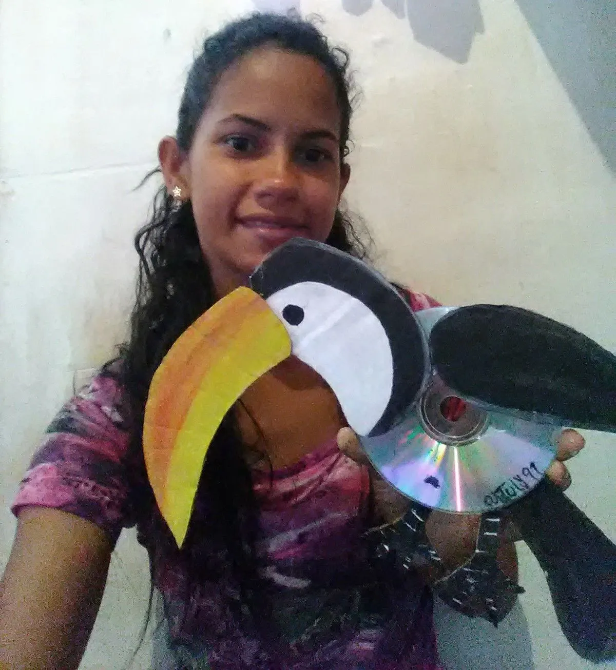 Bricolaje/ Paso a paso de como realizar un lindo Tucán con material de  provecho. (Cd y Carton)♻️DIY / Step by step of how to make a cute Toucan  with useful material. (Cd