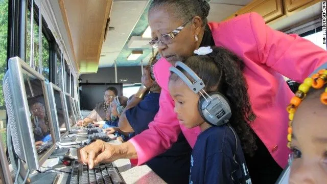 Brilliant Bus' shrinking digital divide - CNN.