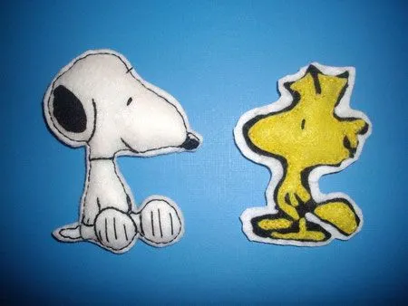 Broche de fieltro Snoopy y Emilio