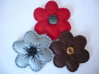 Broches de Fieltro: Flores Acorchadas de Fieltro