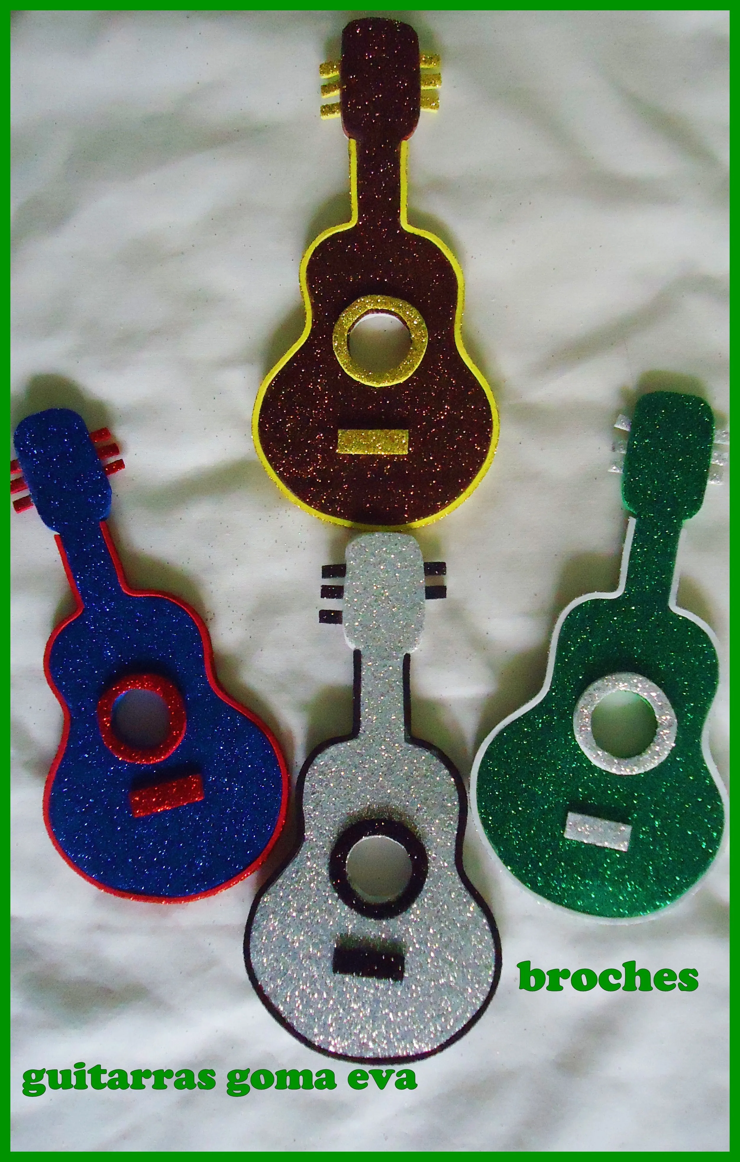 broches de guitarras en goma eva | Cardboard crafts, Alphabet letter  crafts, Music crafts