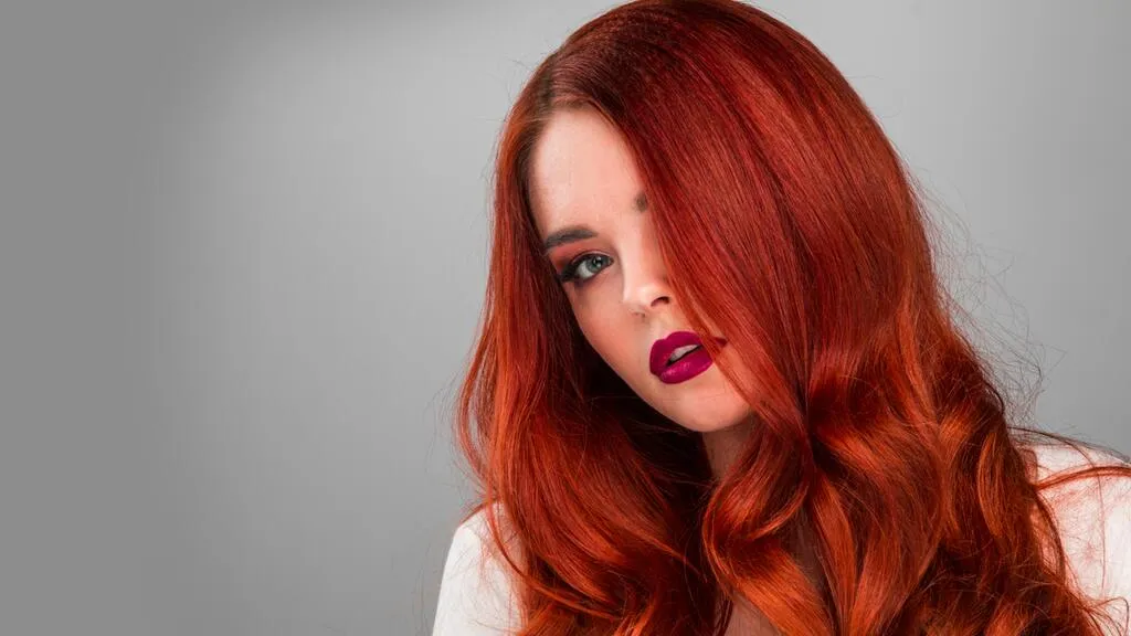 Si buscas un cambio de look radical, el tinte rojo es la mejor opción:  fotos para convencerte | Estilo de Vida Belleza | Univision