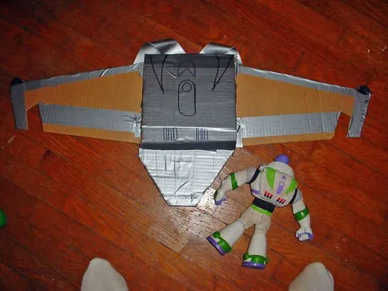 Como hacer un buzz lightyear de fomi - Imagui