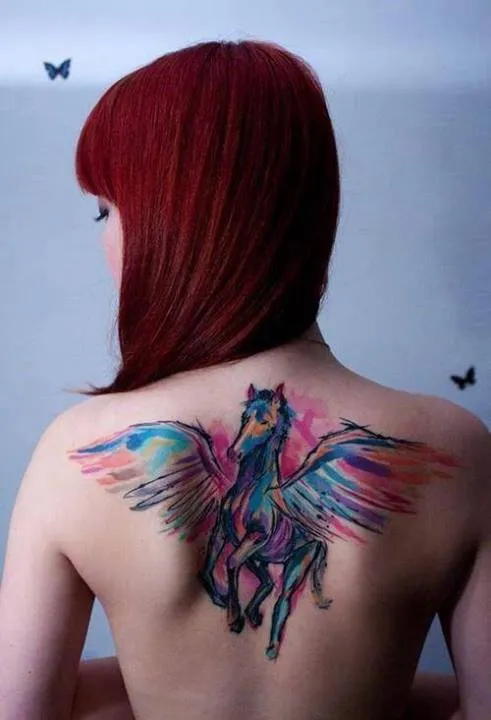 Caballo con alas - Tatuajes para Mujeres