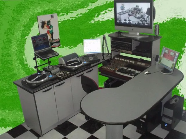 CABINA DE RADIO VIDEO REMIX EN HD 3D PLUS | Hispasonic