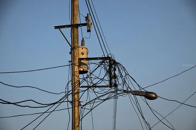 Cables y postes de luz cubanos y populares. | Flickr - Photo Sharing!