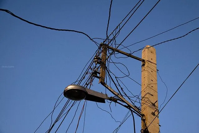 Cables y postes de luz cubanos y populares. | Flickr - Photo Sharing!