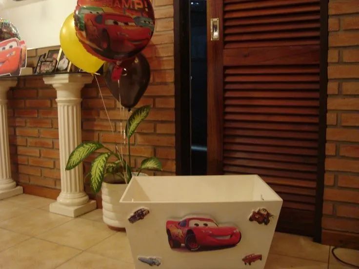 Caja para depositar regalos | #Cars para Bautista | Pinterest