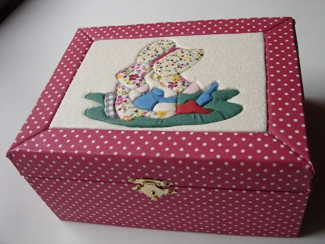 Caja de patchwork embutido